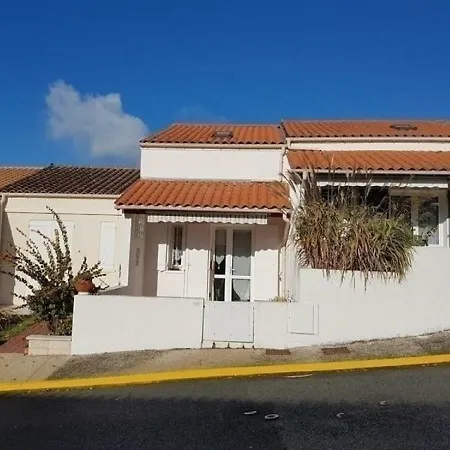 House Meschers S/Gironde Maisonnette De Vacances Residence Piscine Tennis 2 *